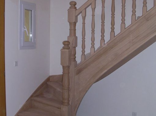 Escalier angle bois et finitions